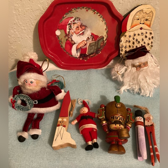 Lot of 9 Vintage Christmas Ornaments plus 1 Mini Metal Santa Tray. - Picture 8 of 16